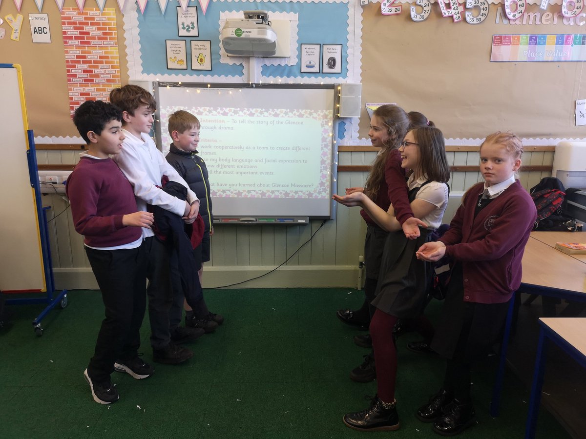 cumming_miss's tweet photo. 🏴󠁧󠁢󠁳󠁣󠁴󠁿⚔️ Next, we acted out the Macdonald clan welcoming the government soldiers, offering them food and shelter! 🏴󠁧󠁢󠁳󠁣󠁴󠁿⚔️🏴󠁧󠁢󠁳󠁣󠁴󠁿 https://t.co/C5fM7QRvGB