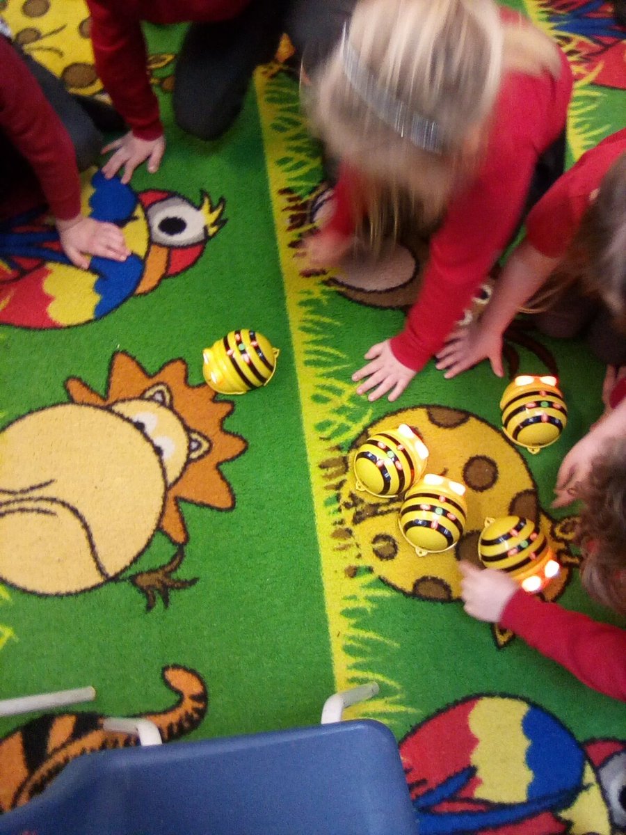 Accprimary's tweet photo. Year 1 have really enjoyed using be #beebots to understand how specific they need to be when giving instructions and understanding basic #algorithms when learning about #earlyprogramming https://t.co/Gl3ssSedF3
