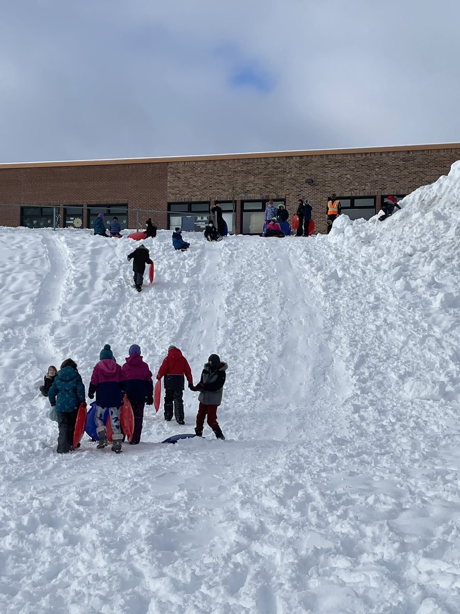 GNMES_News's tweet photo. Today our playground was a winter wonderland! ❄️ We are so grateful for the new snow to play in! We had so much fun sliding, climbing, rolling, snowman making, and jumping! @ASD_West #WinterWonderland #NBwinter #findingourgreatness https://t.co/6Z8EFtlN8P