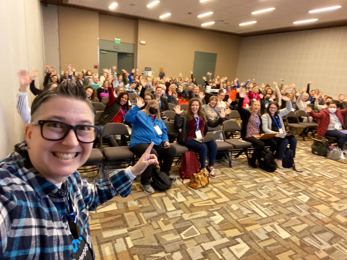 apsitjen's tweet photo. Loved spending time with all these champion educators at #TCEA22 sharing my favorite tips &amp; tricks for using @bitmoji to engage learners. #TechTips411 https://t.co/joReG1GpcV