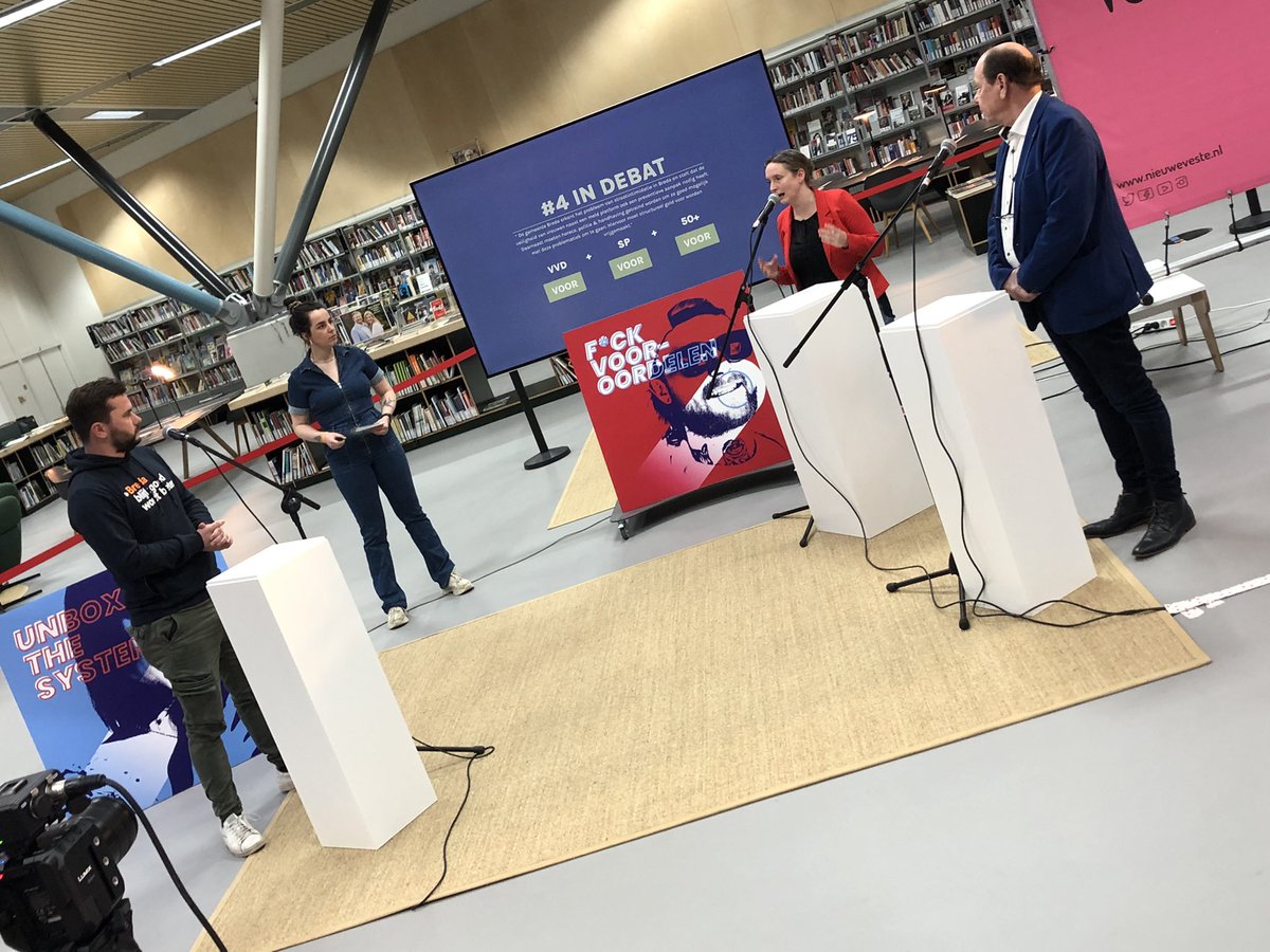 ErwinPvdA's tweet photo. @rickzagers van de @VVDBreda heeft gezorgd voor 10% meer handhavers, ondanks dat het uit de APV is gehaald door de rechter, toch handhaven! @inge75 van @sp gelooft meer in dat het helpt dat inwoners elkaar aanspreken op gedrag wat totaal niet mannelijk is. https://t.co/XF12hhCk5z