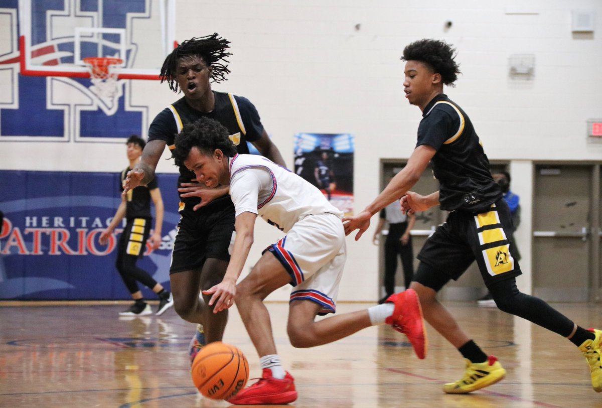 AnthonyBanks22's tweet photo. Action shots from @AHSTigerHoops win on the road against Heritage High on Tuesday night. Final: Alcovy 91, Heritage 75.@Alcovy_Sports @brhco2022 @jalendavis0 @Bjsmith05 @CovNewsSports @PBHubb23 https://t.co/Rgsz0AUN8z