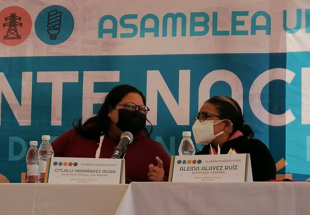ALEIDAALAVEZ's tweet photo. Muy honrada de estar en @unam, mi alma mater acompañando al @Frente_NREmx y al @stunam a su asamblea Informativa; llamamos al patriotismo y nacionalismo  de tod@s l@s diputad@s de la @Mx_Diputados para que apoyen la #ReformaEléctrica y evitar el desmantelamiento de CFE. https://t.co/gbP8uFArkW