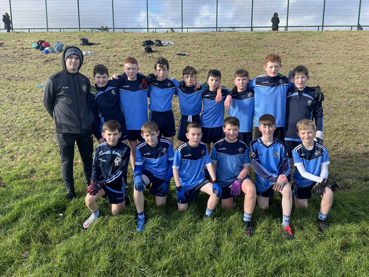 Gaelfast_GAA's tweet photo. 1 of todays groups competing in the Gaelfast year 8 supergames blitz in woodlands. Thanks to all competing schools @Rathmorepe @St_Malachys @SLGBallymena @OLSPCKPE https://t.co/lNYxcPtBvC