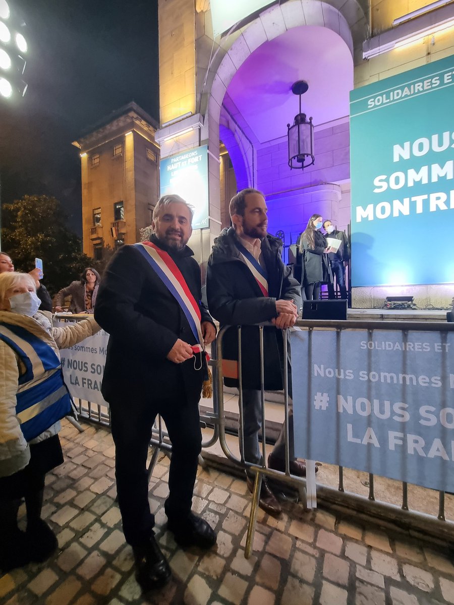 alexiscorbiere's tweet photo. Beaucoup de monde au rassemblement fraternel à #Montreuil. Avec @PatriceBessac, les associations et les artistes, nous n'acceptons pas que Zemmour vienne ici dire tout le mal qu'il pense de la #SeineSaintDenis. https://t.co/2Qimbxz8ph