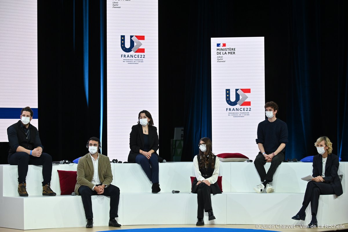AggloLR's tweet photo. Quelques images de la table ronde avec les jeunes ambassadeurs d'Eurocean’s Youth, le premier réseau de jeunes ambassadeurs du monde maritime et Madame la Ministre de la Mer @AnnickGirardin.
© Julien Chauvet - Ville La Rochelle
#PFUE2022 #LRFO #LaRochelleForceOcéan https://t.co/D97Lr5D6Uh