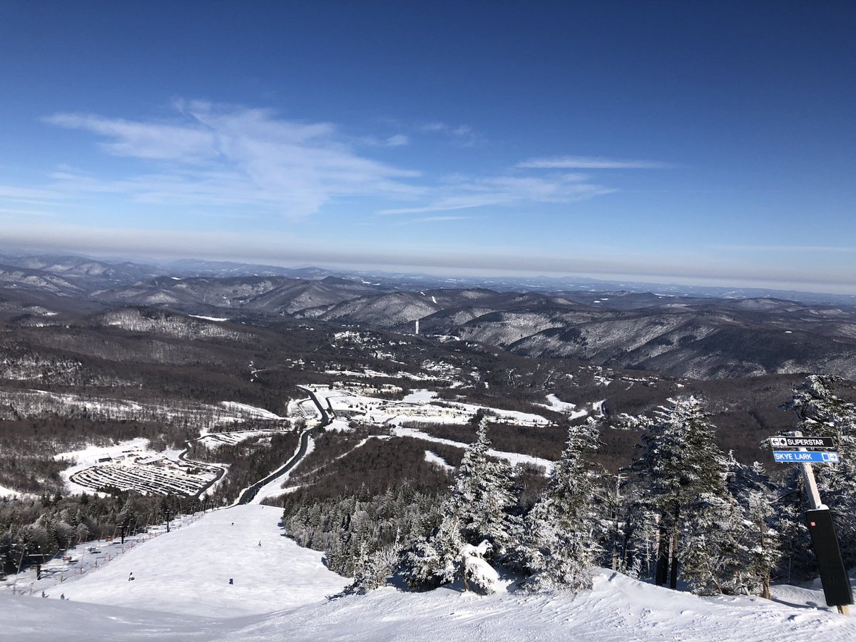 lempika7's tweet photo. Sometimes you need a mental health lunch break, and while this isn’t exactly Ice River, I did my best slalom imitation down Superstar #skifastorgohome #mountainlife #cpsprinter #bluebirdday https://t.co/8DFzc6kgFQ