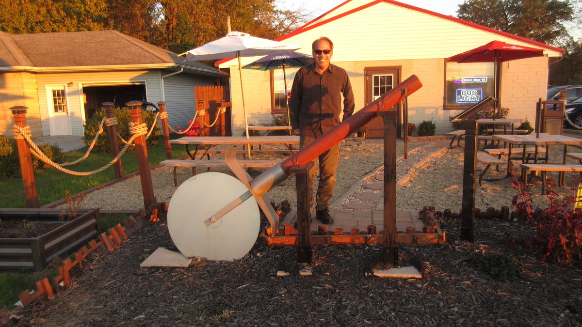 Phlash_Phelps's tweet photo. 2/9 National Pizza Day with the World's Largest Pizza Cutter in Casey, Illinois #PizzaDay #pizza #bigthingsinasmalltown https://t.co/XdRUI1IwjS