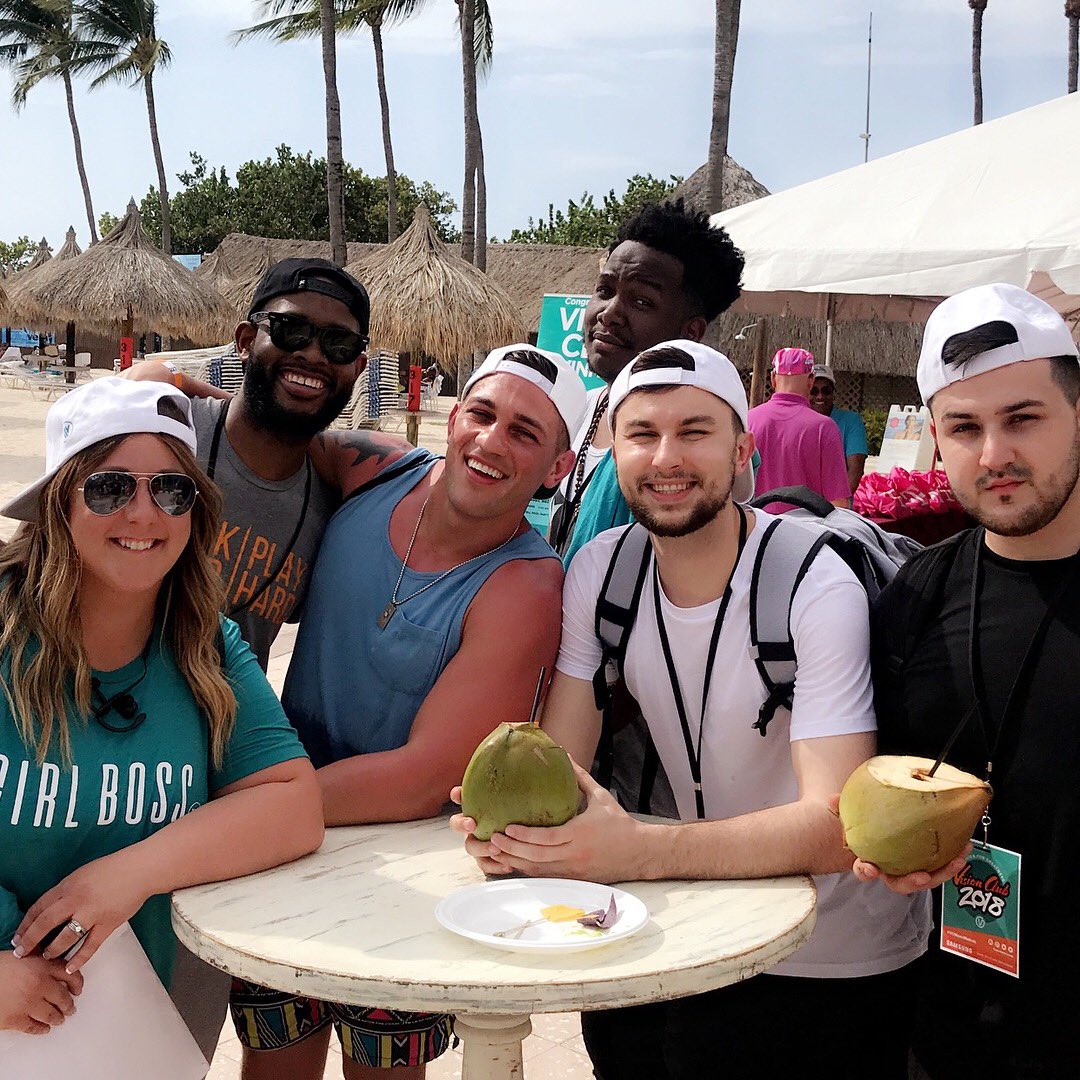 KatiePatton24's tweet photo. I have had some of the best memories at Vision club! From Aruba to Scottsdale and now Cabo! I donβt think I would have experienced these places otherwise! Thanks @WirelessVision for giving me the opportunity to excel in my role and be #BestInClass! T-minus 80 days!! #Vcmademedoit https://t.co/VRc7EuxiNZ