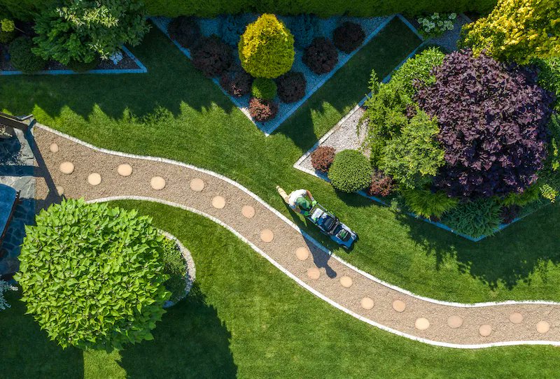 You don't need an MBA to effectively market your landscaping services. buff.ly/3sVrhZs