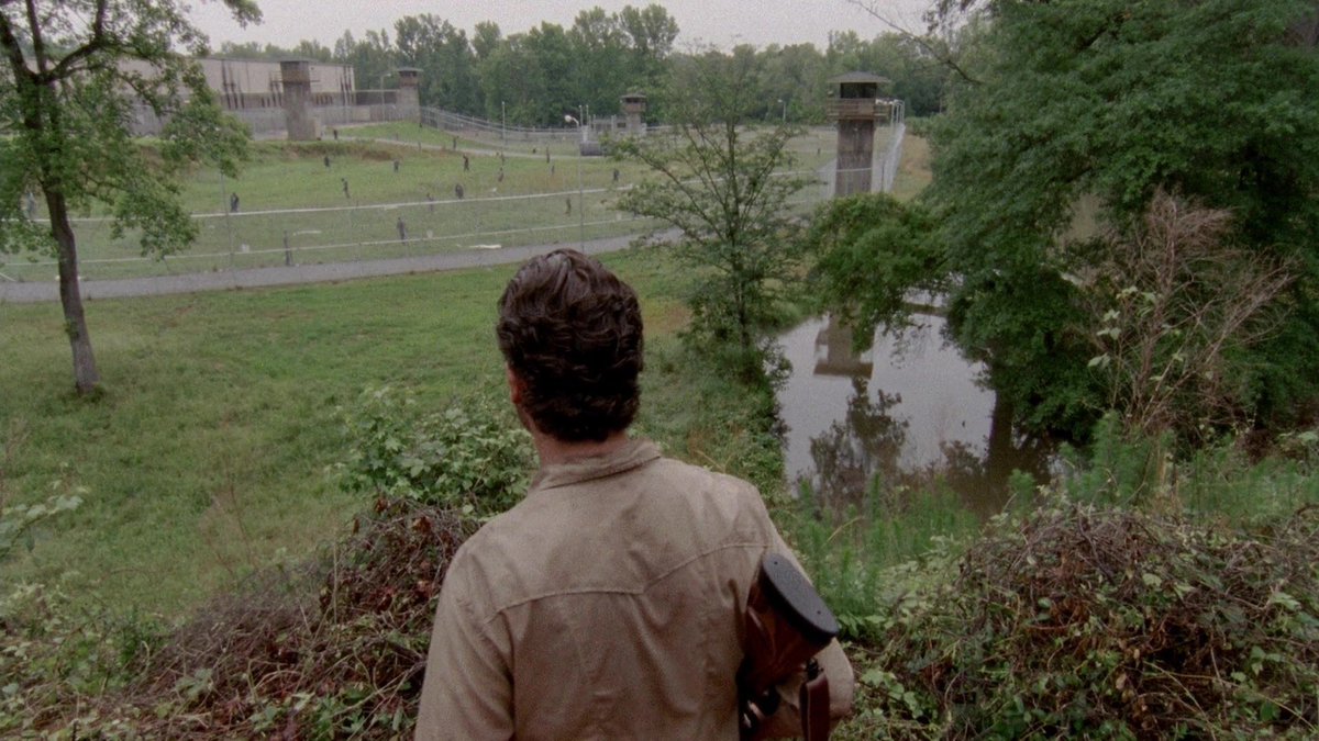 WalkingCaps's tweet photo. 03x01, Seed (2012, The Walking Dead) https://t.co/GypMGiVqhk