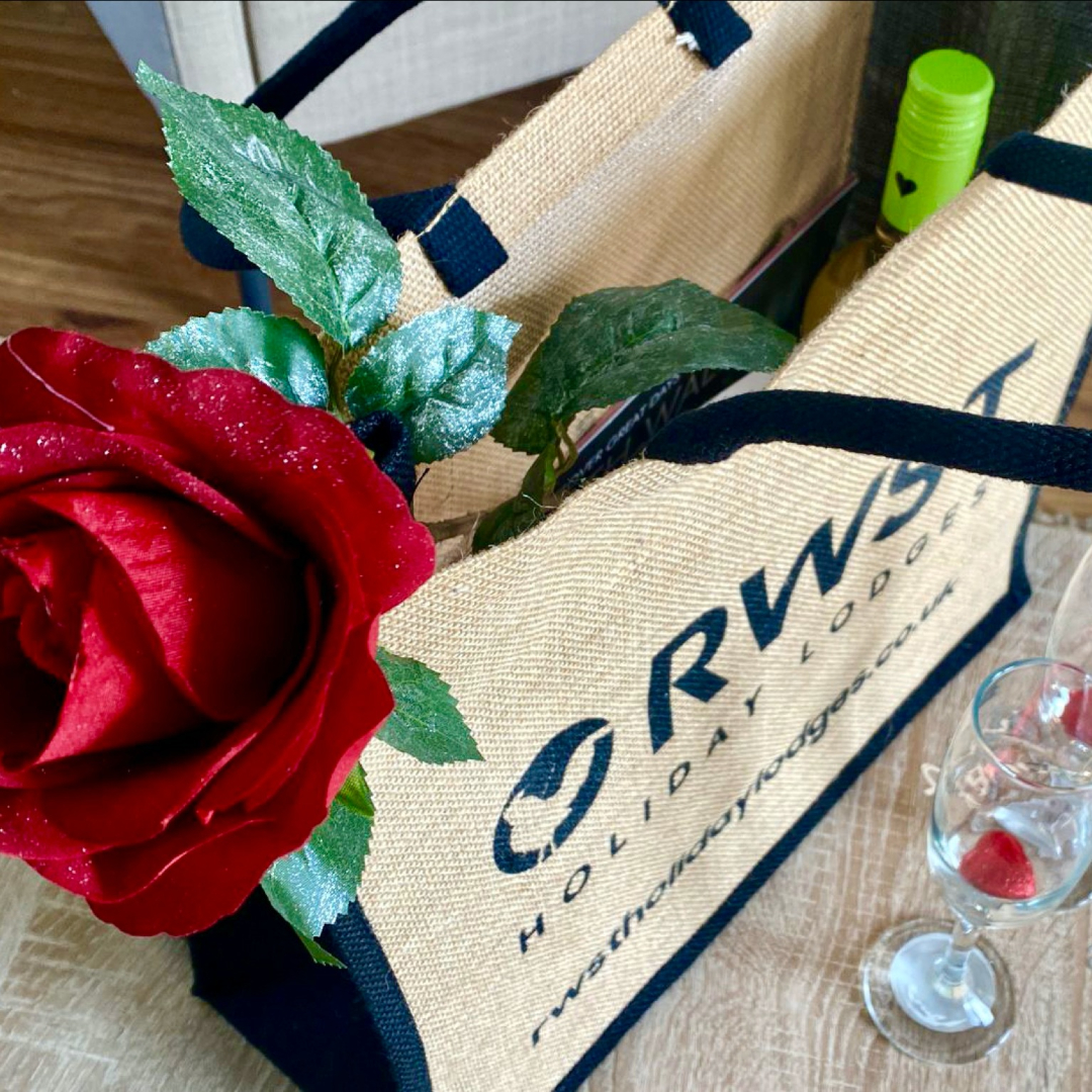 rwstlodge's tweet photo. Book your Valentine’s stay at RWST and make the most of our special offer – a complimentary bottle of fizz and delicious chocolates to enjoy upon arrival when you book a romantic break with your loved one.

#valentine's #getaway #offer #lodges https://t.co/EEypValWMG