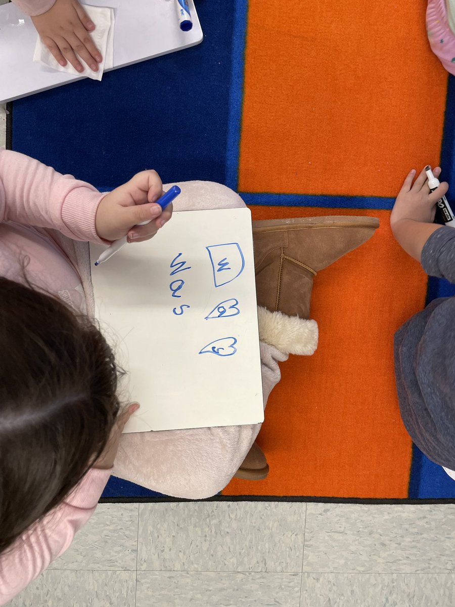 Julie Januszyk tweet media