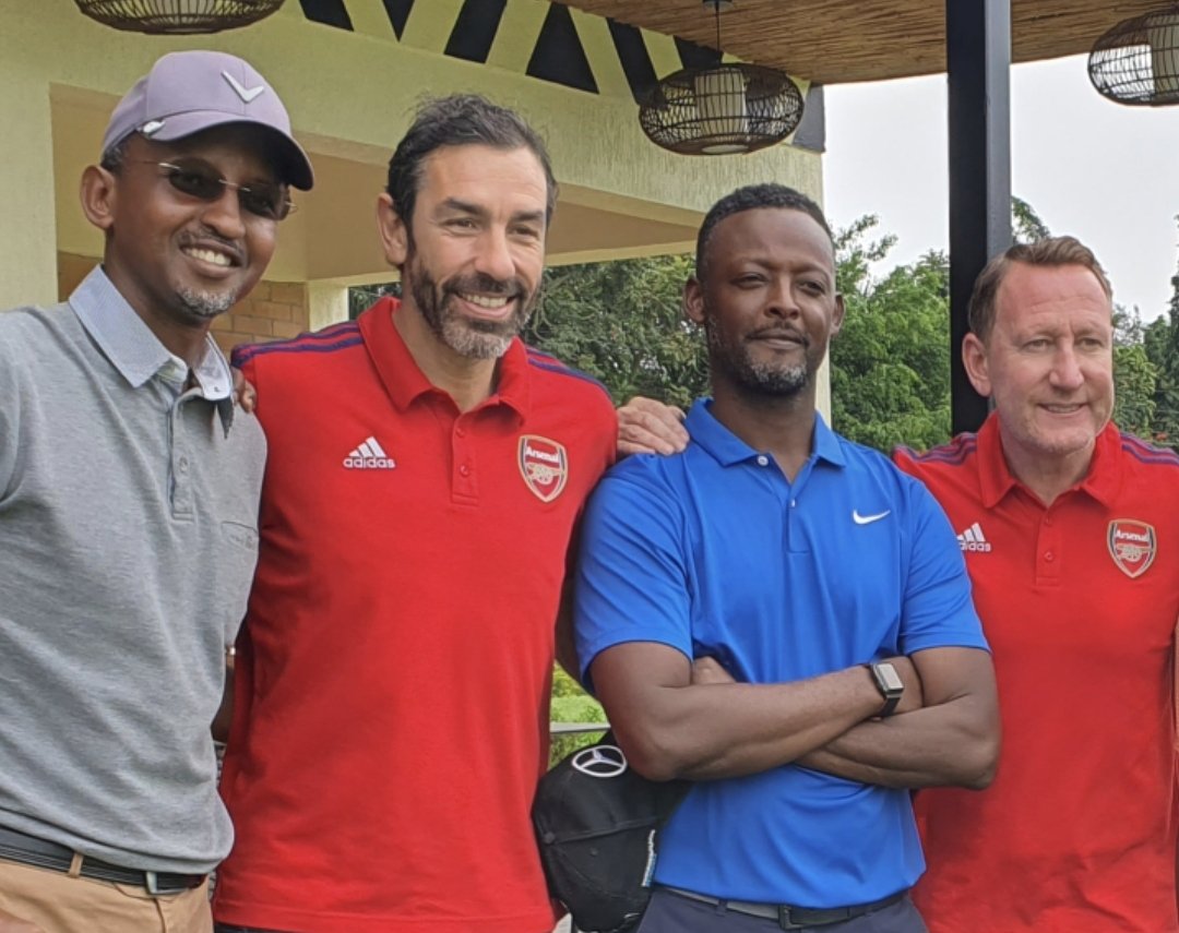 Bringing back memories of the invincible gunners <a href="/piresrobert7/">Robert Pires</a> #RayParlour