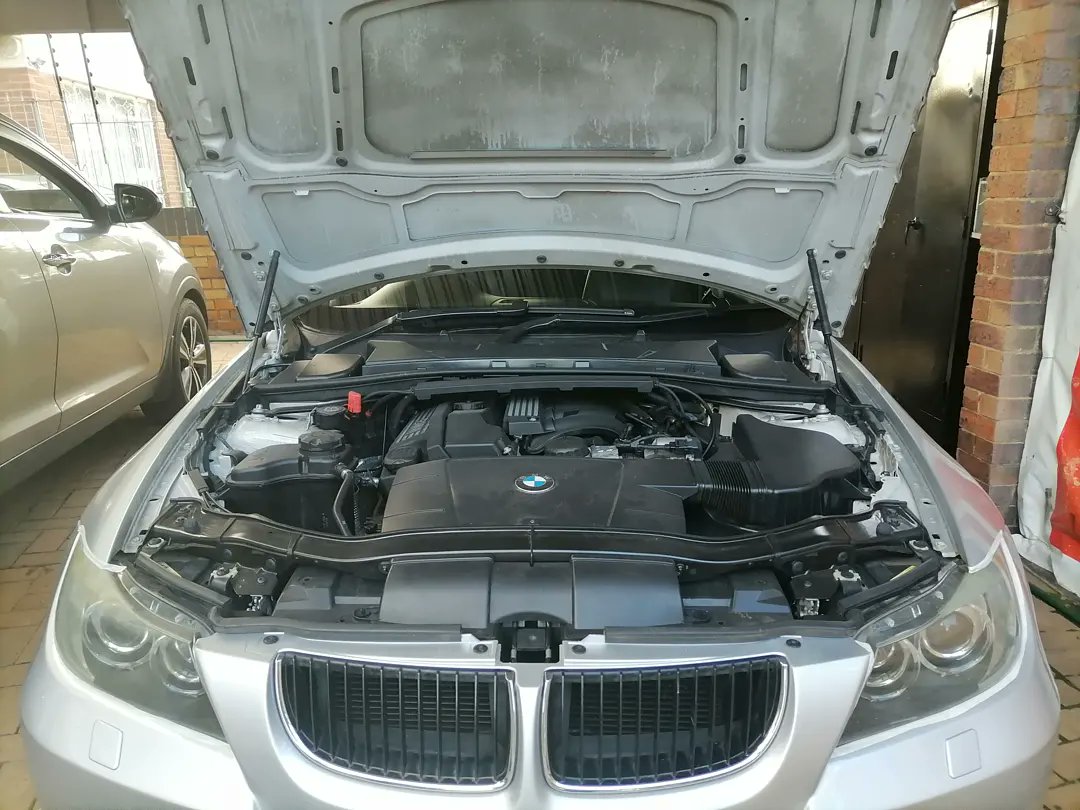 MsomiPrestige's tweet photo. Another brilliant headlight restoration done and dusted. β¨π #msomiprestigecares #detailingworld #detail #PutTheWorkIn #MOBILESERVICE #headlightrestoration get in touch with us and let's see what we can do for you. #ItsInTheFinish ππΎβ¨ https://t.co/GOCpG1GoQJ