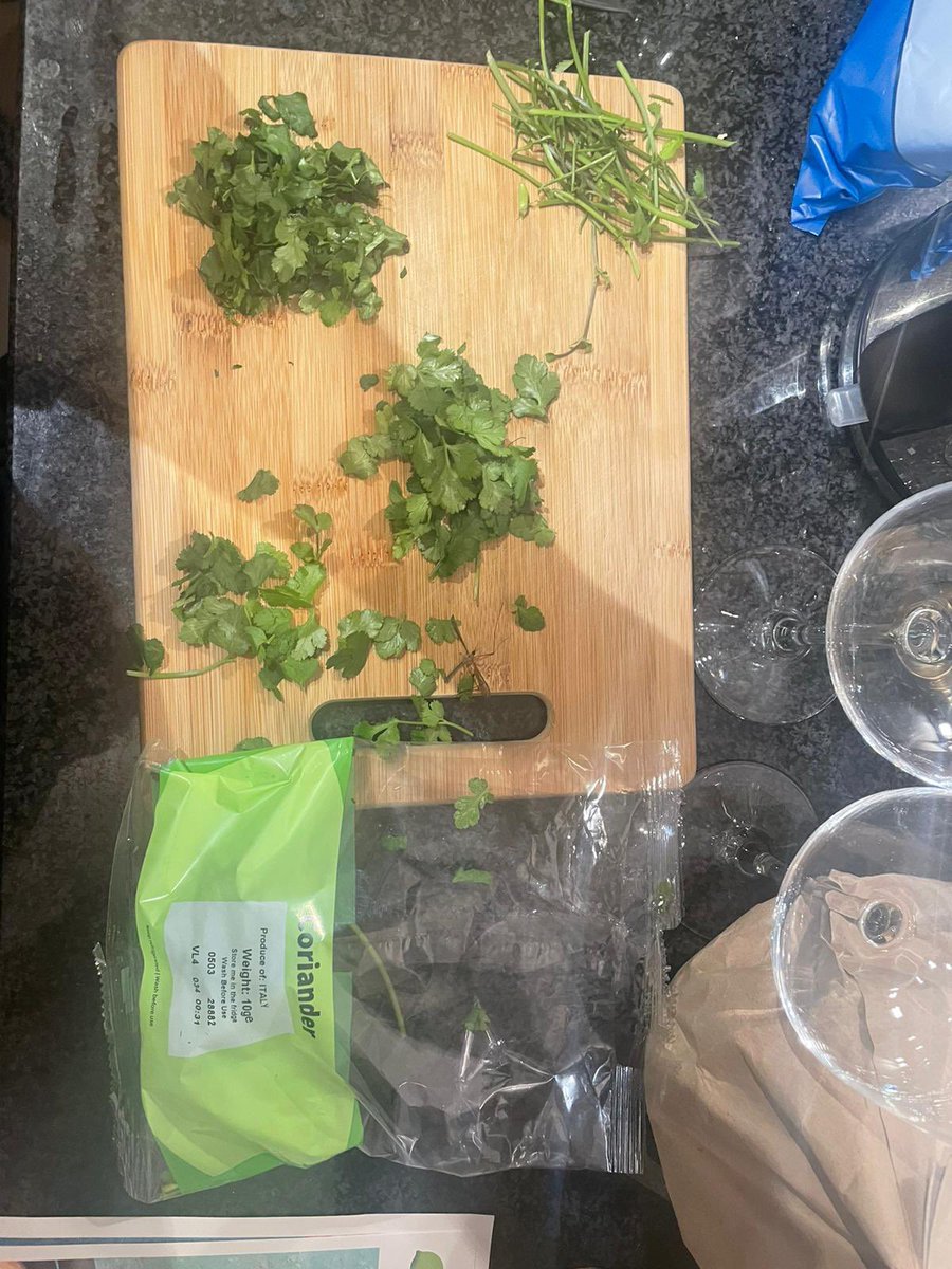 DaisyBoard's tweet photo. Excited for my first #hellofresh meal and then I find a bug #usedtobefresh @HelloFreshUK https://t.co/AdjXr2upb0