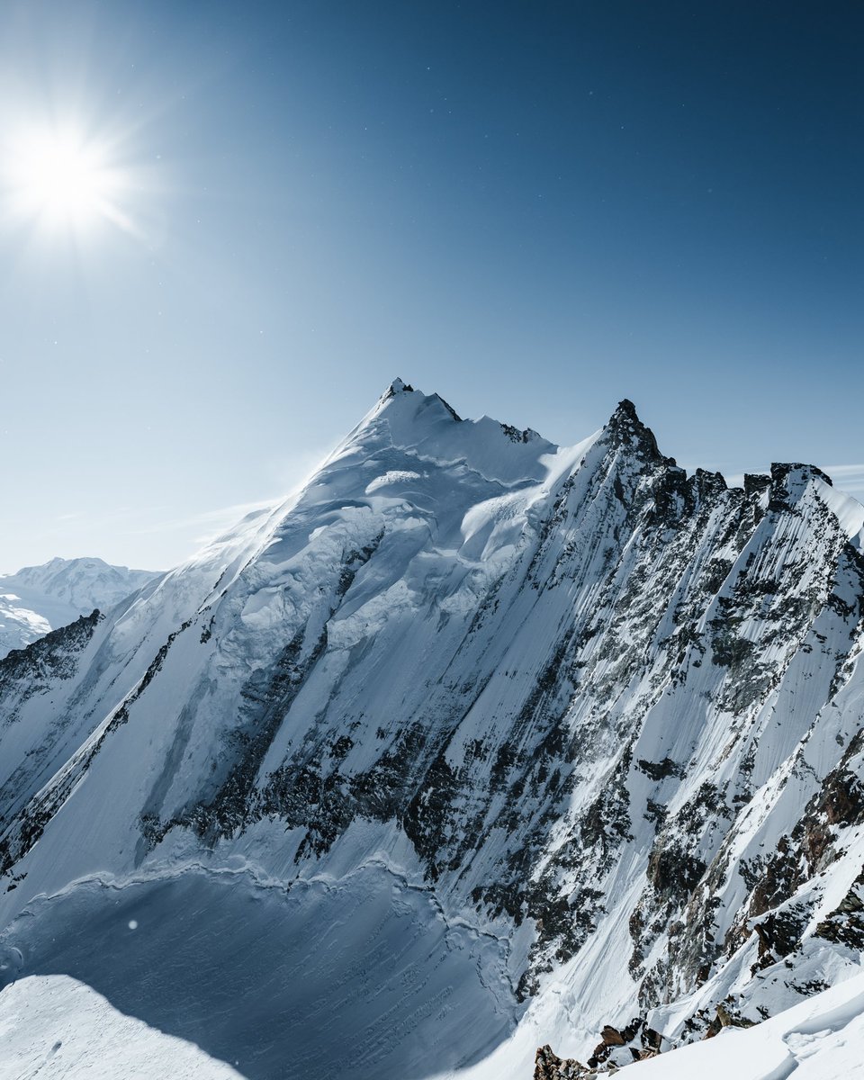 Winter Weisshorn ridge full of rock and ice like a frozen dragon spine ! Can’t wait to share more of this 🧊