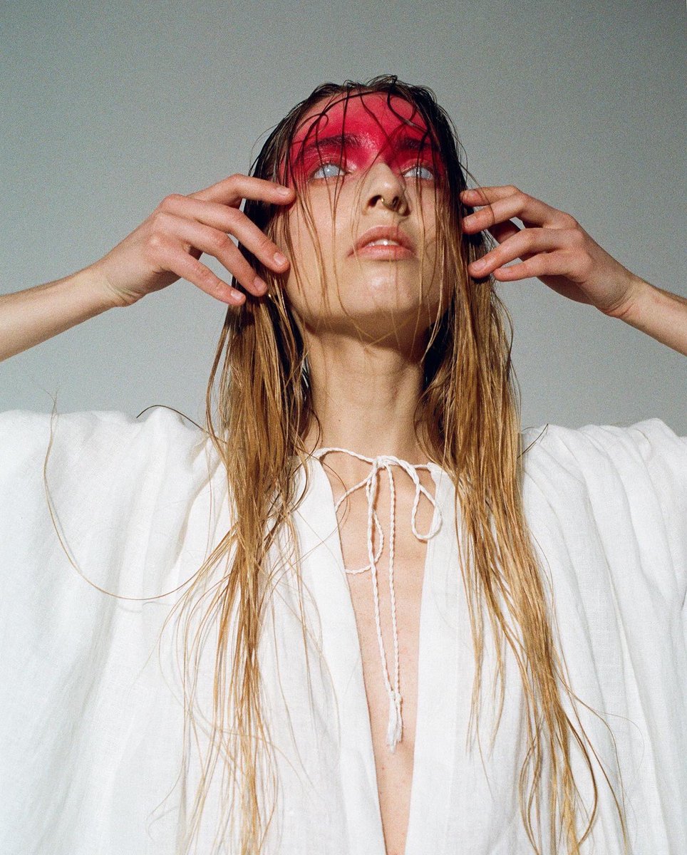yana_ilo's tweet photo. “TYSHA”

For new Katarina Gryvul release by @s_t_d_e_v ♡ 
#photo by me #makeup #hairstyle Sasha Nosikova  #style Dim Ettra https://t.co/kZ8Va3RcSv