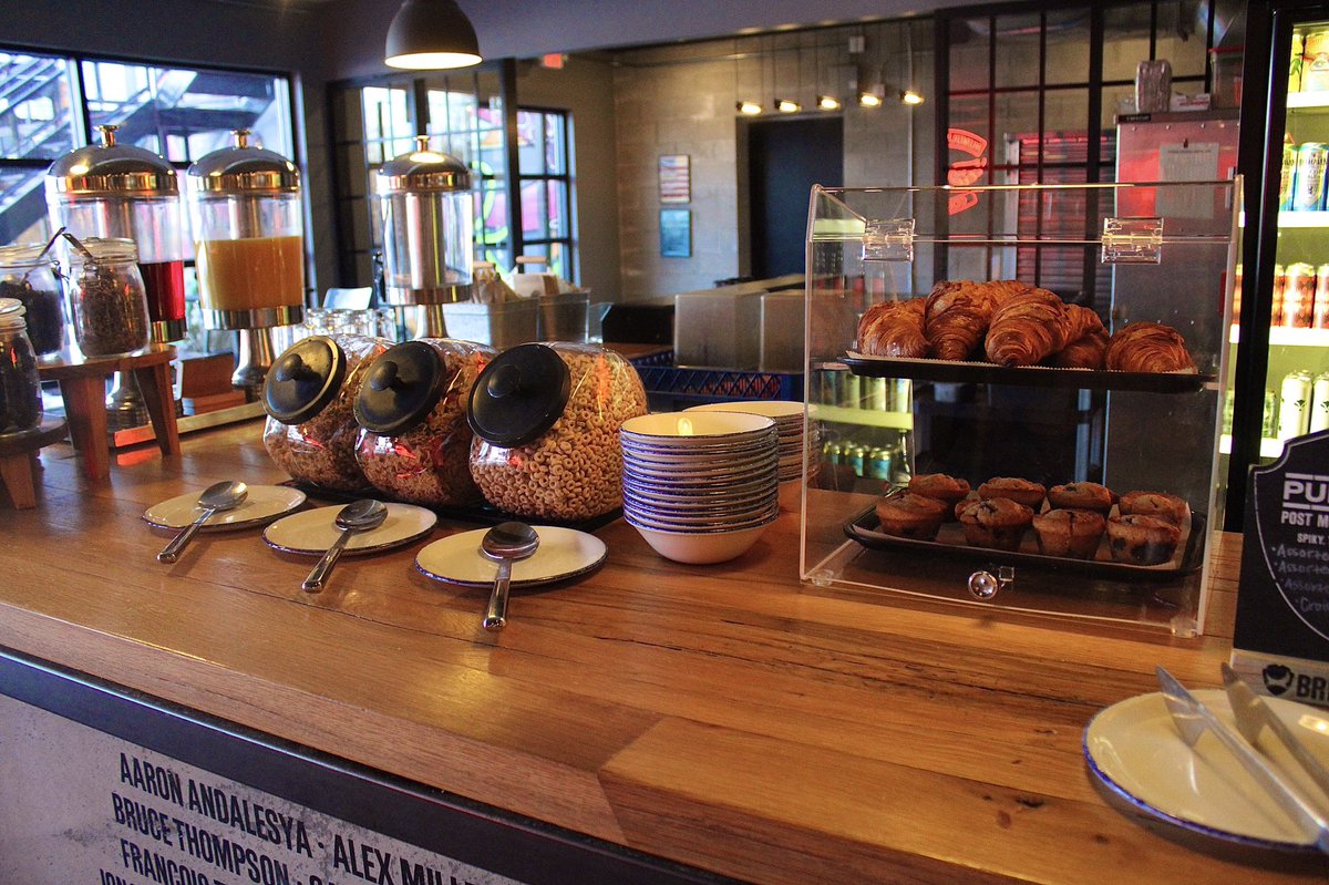 DoghouseHotel's tweet photo. The breakfast alone is reason enough to stay at the DogHouse! 😋😍 (Not to mention complimentary beermosas every morning! 🍻) https://t.co/7sAi63n4lV