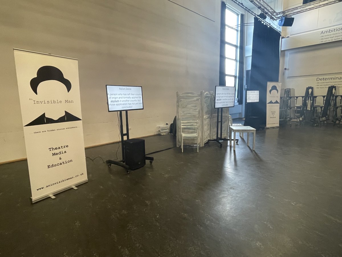 YA_OldAccount's tweet photo. 🎭Y10 students were lucky to have the opportunity to watch an acclaimed theatre production live in school this morning. Covering some challenging elements of PSHE and British Values students immersed themselves in the production and were a credit to the Academy 🎭 #Yewfutures https://t.co/w1uZ2hVQgf