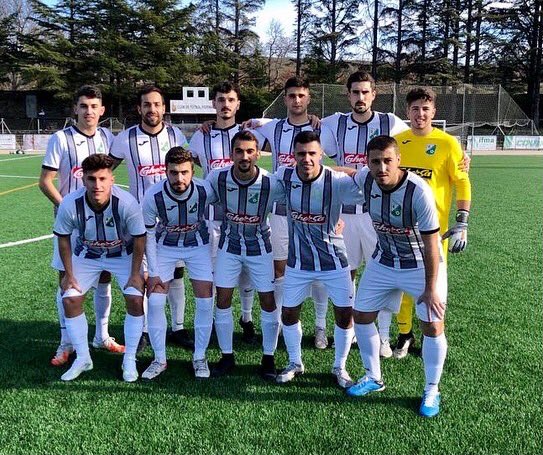 moralejacp's tweet photo. Y en la pasada jornada 2&amp;3 de los nuestros en los 11 ideal del Grupo I de la #PrimeraExtremeña!👌🏻👌🏻

#Ismael  
#Arroyo
#Vadillo
 
Además nuestro portero “OMAR CARO” elegido mejor portero de los 4 grupos de la 1ª Extremeña y aún con más mérito por ser aún Juvenil!🧤

#VamoosCp⚪️⚫️ https://t.co/jnlffXxR0J