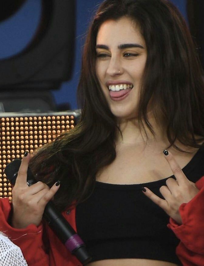 hourly lauren (@hourlylauren) on Twitter photo 