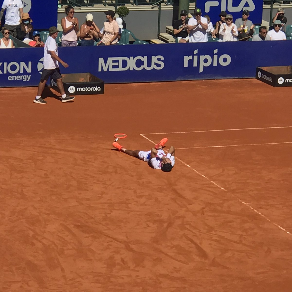 ar_deporte's tweet photo. 🎾 @fedeecoria venció 4-6, 7-5 y 6-4 a Dusan Lajovic para avanzar a cuartos de final en el @ArgentinaOpen 

“Esto es más de lo que siempre soñé. Todos los años veía el torneo desde el palco” https://t.co/Ao4RgGdQ0l
