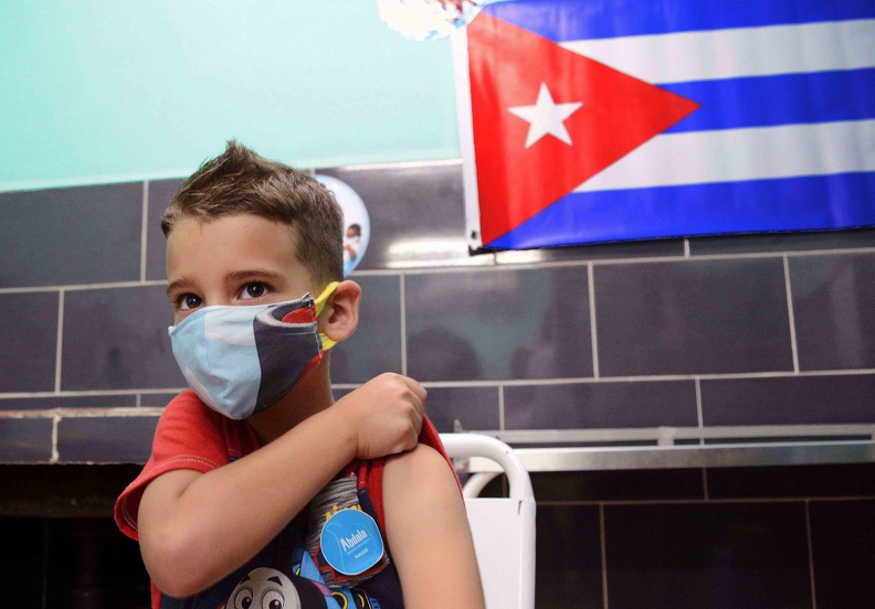 annenviva13's tweet photo. #Cuba tercer lugar del mundo entre países con al menos 1 dosis de contra #COVID19 con 10 millones 581 mil 126 personas inmunizadas de total de casi 11.4 millones. Primeros lugares: #EmiratosArabes #Portugal  y #CubaPorLaVida. Cuba en primer lugar de dosis administradas X cada 100 https://t.co/Nv6hdc3Pmy
