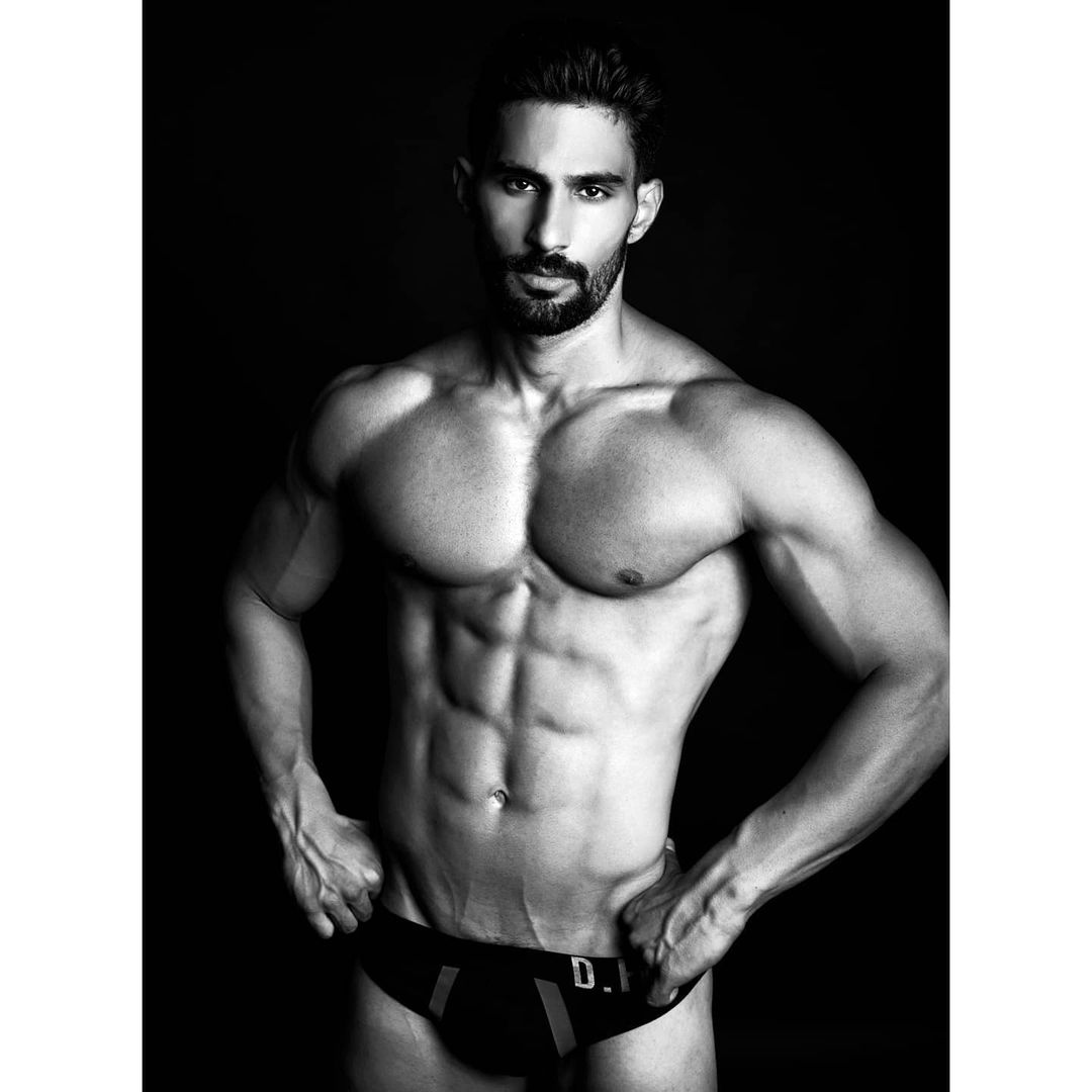 dhedral tweet picture