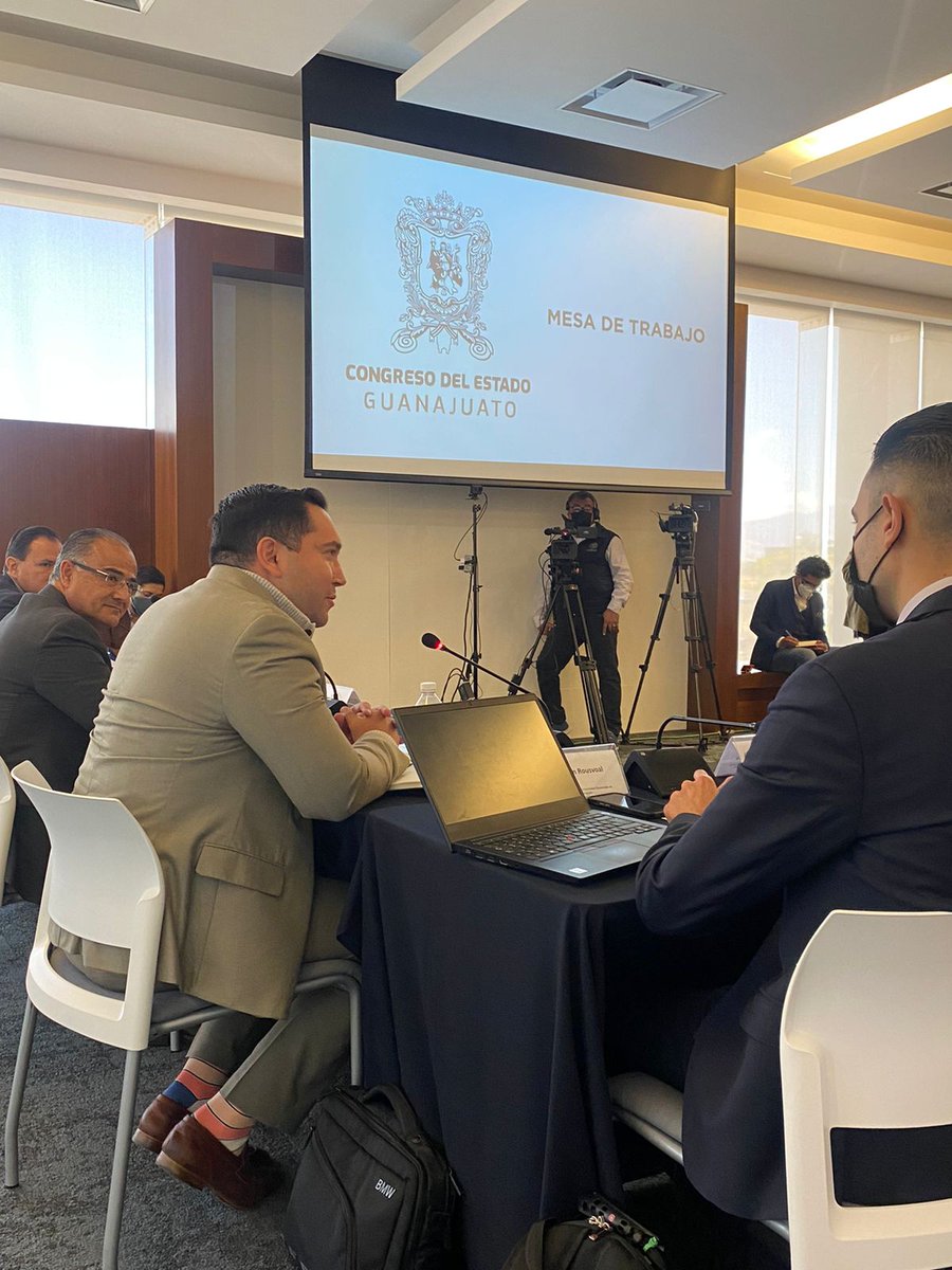 amdagto's tweet photo. Nuestro Presidente Ejecutivo @AGPalomino10 presente en @CongresoGto con #Diputados y #Empresarios para revisar el impacto económico ante la #escasez de #microcomponente en la #industriaautomotriz de #Guanajuato. https://t.co/B9EM7E78eg