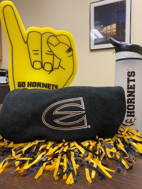ESUadmissions's tweet photo. Our Residential Life Showcase is approaching fast! Register before February 14th to be entered into a drawing for a special door prize! Check it out at 

https://t.co/EKTMHBu5I9

We can't wait to see you all there!! 
#StingersUp🐝 https://t.co/3GKW7xWRgK