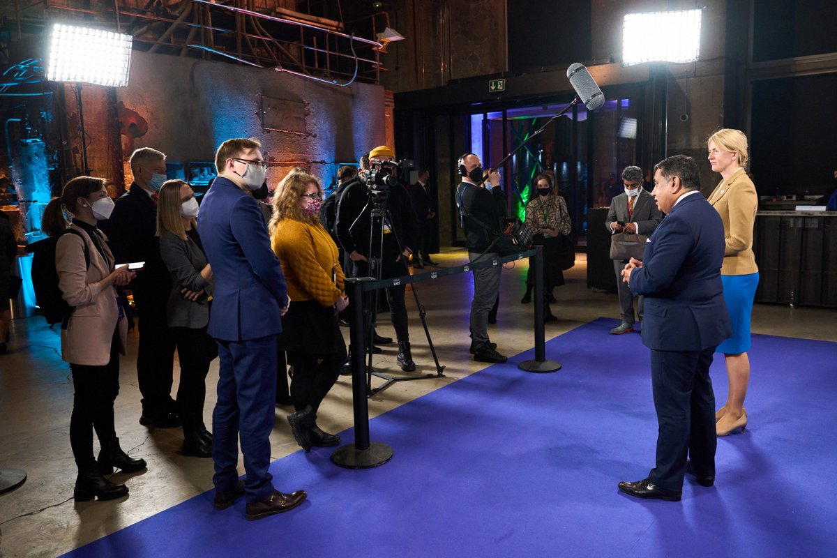 MFAestonia's tweet image. 🇪🇪 FM @eliimets and 🇬🇧 minister @tariqahmadbt met today with the press after @MediaFreedomC ministerial meeting to highlight the importance of media freedom.
Democracy's strength rests in the hands of the people and free press. #Defendmediafreedom #mfcTallinn