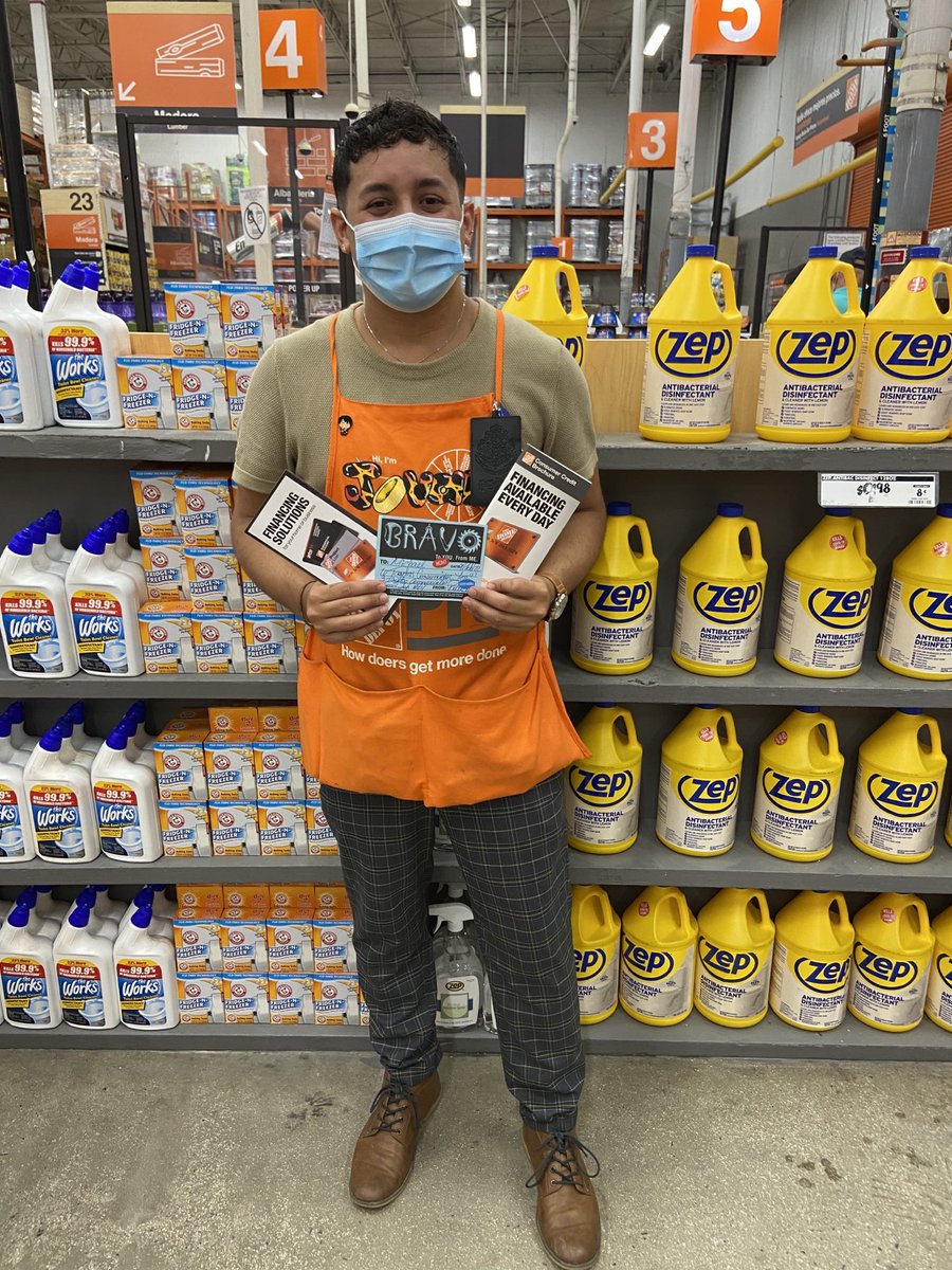 Rosa07069694's tweet photo. Felicitaciones a nuestro Cajero Michael 6 Consumer Cards  y 3 Commercial Card Yess!!!💪🏽💪🏽
Good Job !!! 6402 💪🏽🧡🎉 https://t.co/rd9hLl2eUT