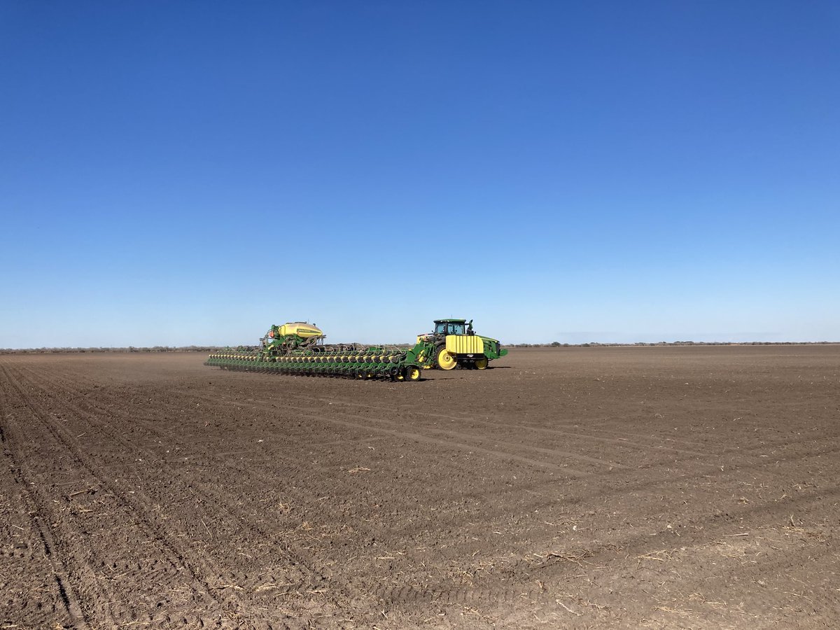 VagabondAg's tweet photo. #Corn planting has started in the #CoastalBend in South Texas! 🌽 #Plant22 https://t.co/6NFl7SXlYJ