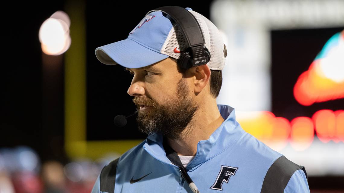 Lou Bezjak tweet media