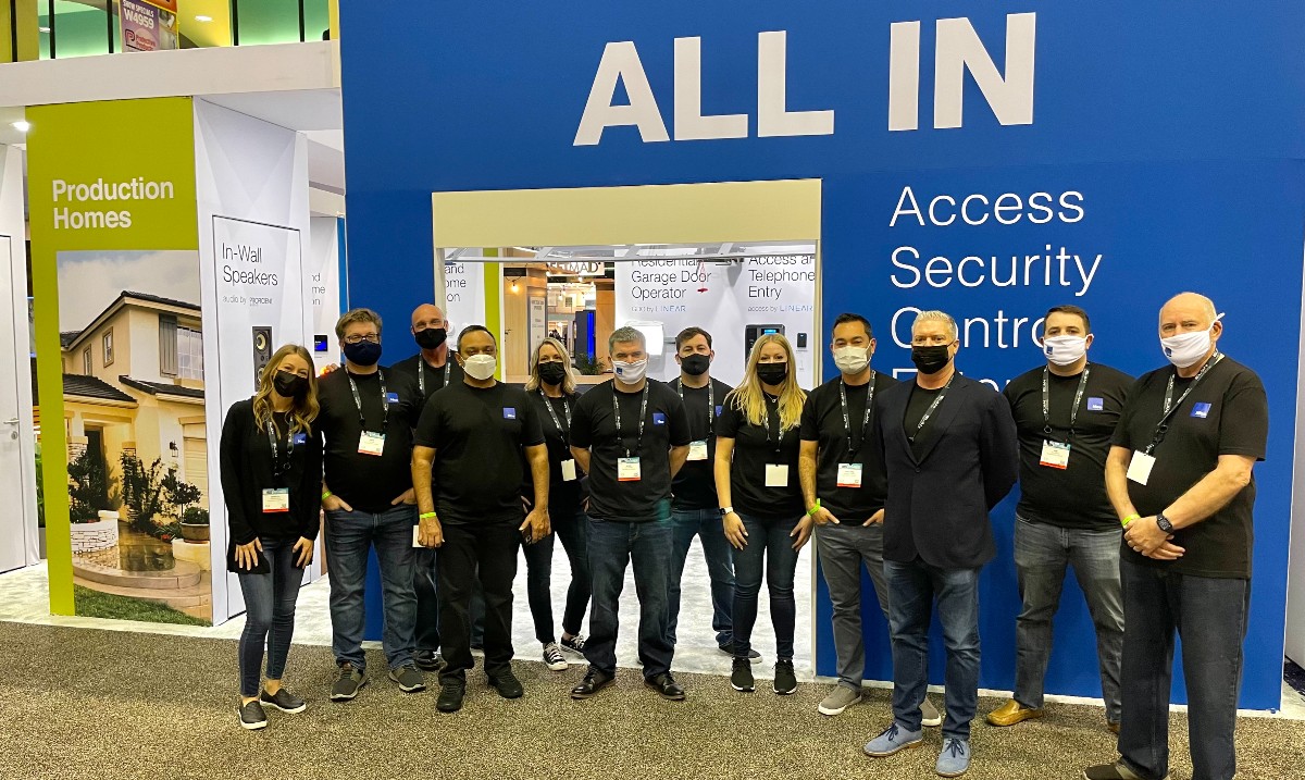 Nice_Linear's tweet photo. Day 2 is in full swing at @IntlBldrsShow! 🙌
Curious about how #LinearAccess Solutions can support your business?
Come by our booth #W5571 for a live demo of our EP-736 Telephone Entry System and the LDCO863B Garage door opener!
See you soon 😁 #IBS2022 https://t.co/ZrbEA1gc1r