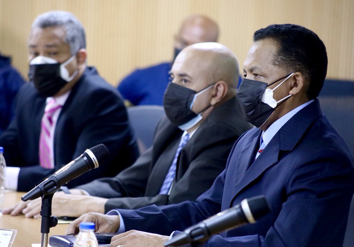 El Min. AJ <a href="/CeballosIchaso1/">@FuerzaDinamica Remigio Ceballos Ichaso</a> denunció que la estrategia del gobierno de EEUU, Colombia y otros colaboradores de Europa, han tratado de desestabilizar la paz y la tranquilidad del pueblo venezolano, armando grupos delictivos y terroristas, para validar su teoría del estado frágil.