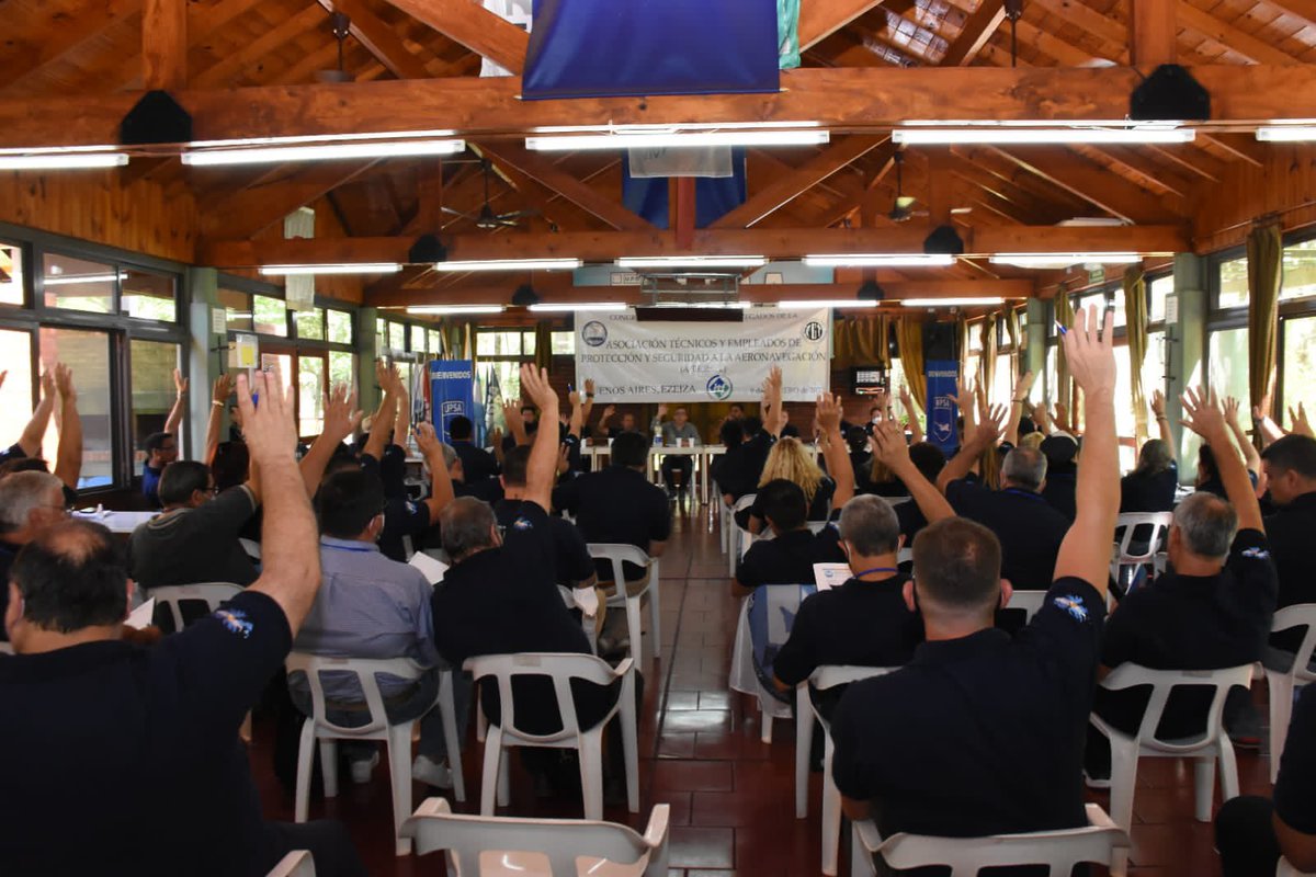 🙋🏻🔔HISTÓRICO🔔🙋🏻‍♀️

✅ Luego de 2 años, reunidos en clima de lucha y camaradería, el Congreso Extraordinario de ATEPSA elige una junta electoral presidida por una compañera, rechaza propuesta salarial de <a href="/EANAoficial/">EANA</a> y ratifica cronograma de medidas legítimas de acción sindical💪🏻
