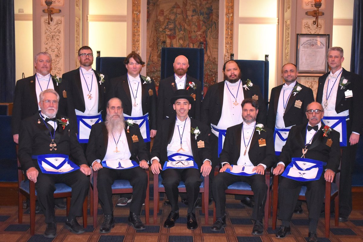 MasonsofCA's tweet photo. You sent them, we shared them! Thank you to everyone who shared their lodge officer installation photos with us on social media. Be sure to check out the Facebook album and see lodges like Humboldt No. 79!
VISIT: https://t.co/9IHWEnbMZu
#MasonsofCA #InstallationSeason https://t.co/74zprk2uCV