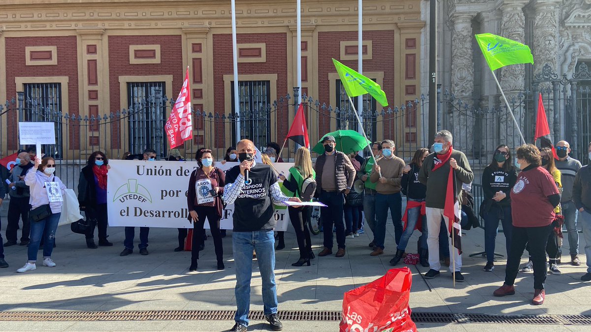 AproVadaDep's tweet photo. Orgullosos de nuestro Presidente, David Nuñez anunció ayer que ha presentado una nueva ILP para que se aplique la Ley 20/2021, de 28/12, en su mejor versión y en las mejores condiciones para l@s Emplead@s Públic@s en #FraudeDeLey #LosQueEstánSeQuedan #61_6 https://t.co/RiXscIkHIp