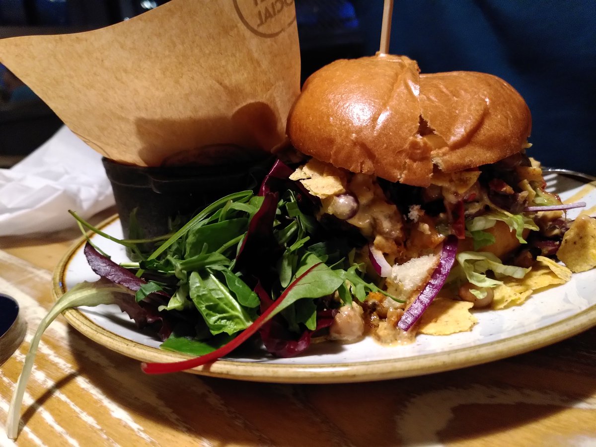 michelle24371's tweet photo. Great food and excellent service @GasStSocial https://t.co/hkttPqlJEF