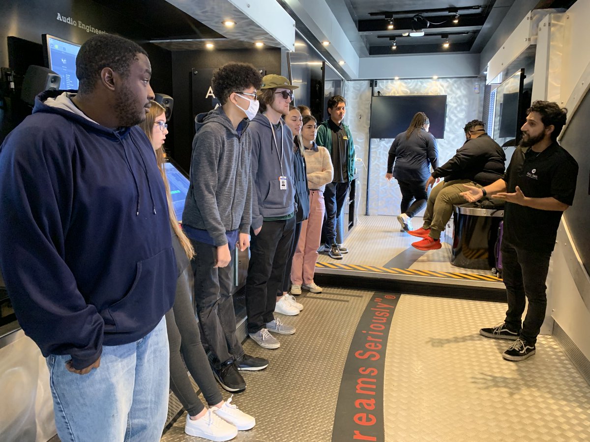 CTEsrq's tweet photo. Did you know that SPHS's Animation, Gaming and Simulation program has a partnership with @FullSail? Students got to meet with Representatives to learn more about opportunities post-high school!
#CTEMonth #CTEMonth2022 #CTEscs https://t.co/HKKGas14G4