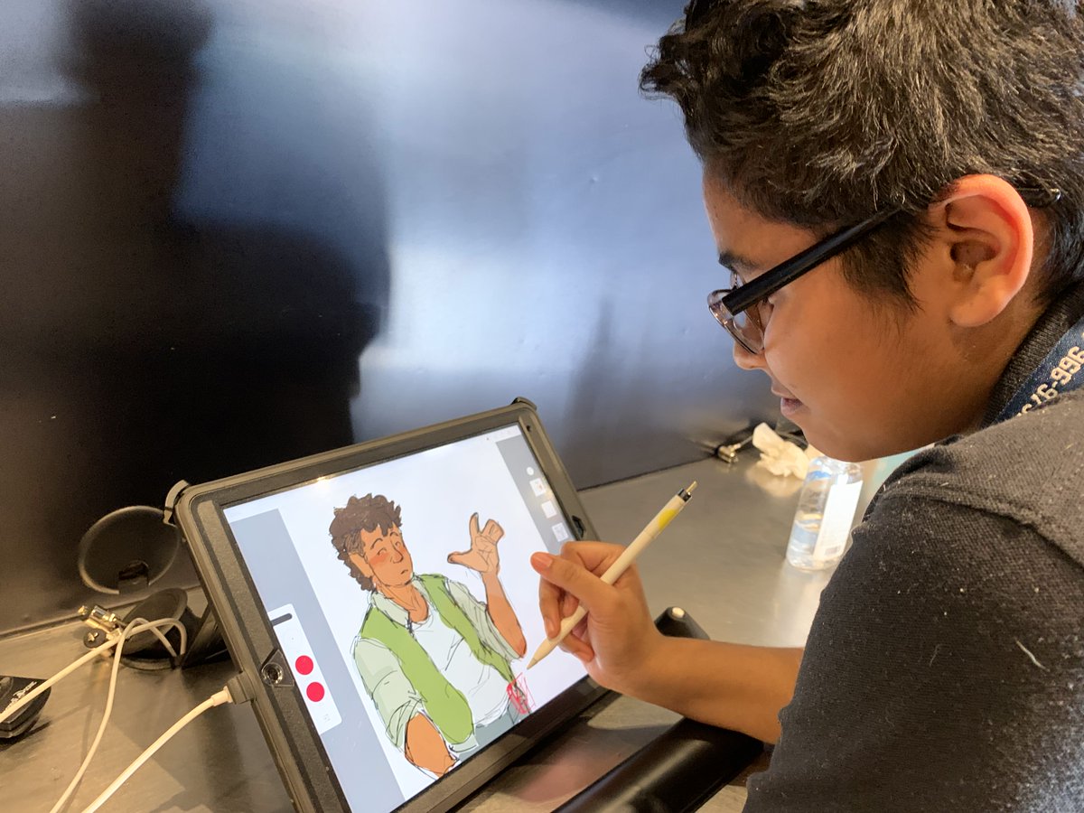 CTEsrq's tweet photo. Did you know that SPHS's Animation, Gaming and Simulation program has a partnership with @FullSail? Students got to meet with Representatives to learn more about opportunities post-high school!
#CTEMonth #CTEMonth2022 #CTEscs https://t.co/HKKGas14G4
