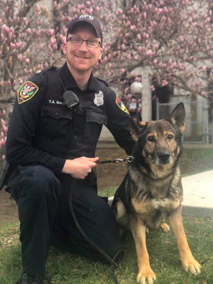 roanokepolice's tweet photo. We are heartbroken to announce the passing of retired #RPDK9 Gunner. K-9 Gunner passed away last week after a long battle with a medical condition. #K9Gunner served from 2013-2021 when he retired to live with his partner Sgt. Barber... https://t.co/1pWQgjRsrP