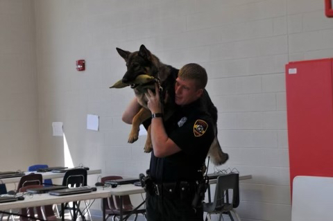 roanokepolice's tweet photo. K9 Gunner was an explosives detection dog who was trained to alert to firearms and other explosive materials. He was a beloved member of both RPD and the Barber family. He will be greatly missed by all of us. Thank you for your service, K9 Gunner.
#K9Gunner #K9 #RPDK9 #RPDpride https://t.co/QEUwxcAYaJ