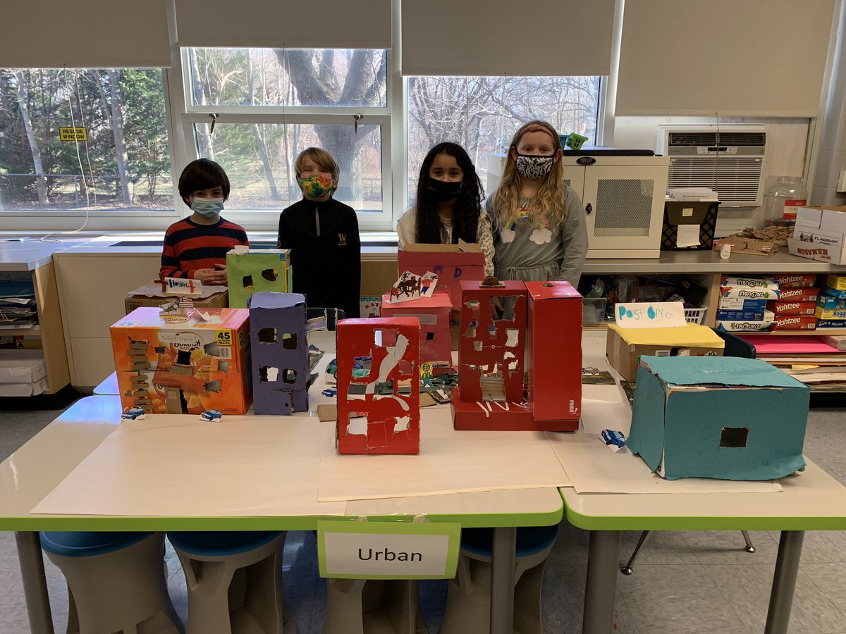tpressler3's tweet photo. Our Urban Community presentation! What a great job done by all! 🌉🏙🏭🏢🏥🏟🏣🌇 @ellen_oneill @southoldelem https://t.co/nnxzKDObmz