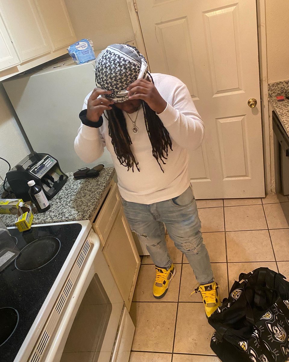 trayasavage's tweet photo. Expensive Pain💔❤️‍🩹 https://t.co/gUehNmd3u8