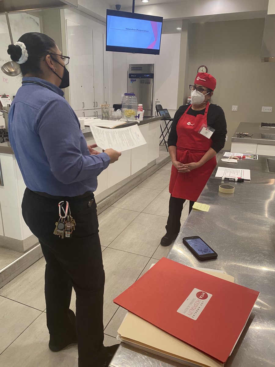 LosAngelesHTA's tweet image. So excited our HTA/@paceinla/LAUSD ESL students are interviewing &amp;amp; getting Prep Cook jobs! Thank you @HMSHost! ❤️ Time for some union employment w/ good wages &amp;amp; benefits -- with a career pathway to the middle class!
#LAUSDDACE #culinaryarts #prepcooks #lovetochop #unionjobs