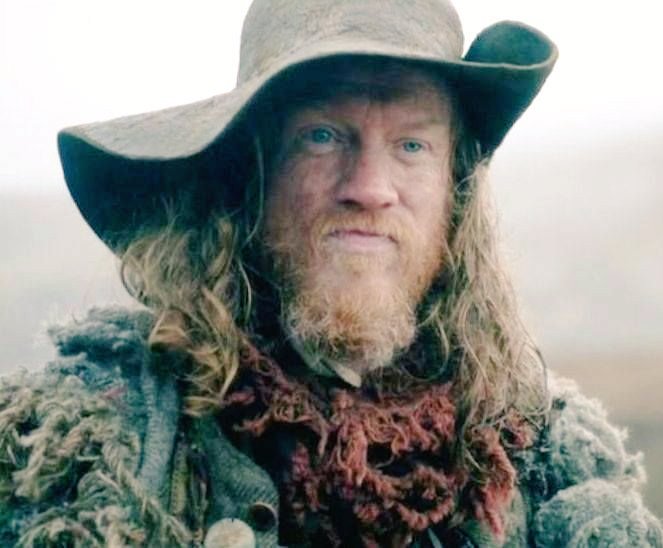 MihaelaBoldea's tweet photo. Simon Meacock as Hugh Munro in #Outlander. In the book we learn Hugh had been a teacher, was married and a spy for the Scots. A very good actor. - from https://t.co/UVueogXQoZ #simonmeacock #Outlander https://t.co/uOg4yqLSRE