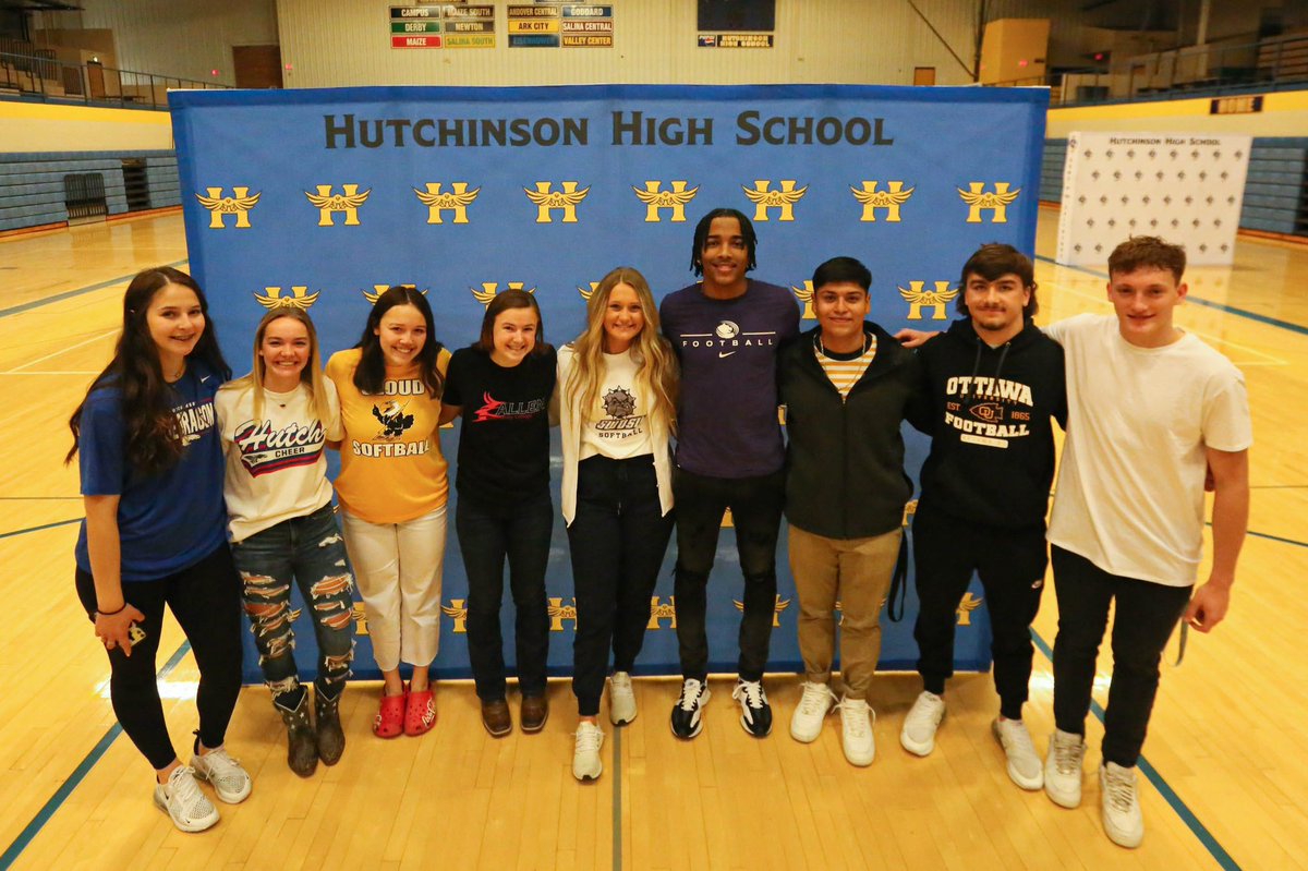 Billy Watson (@billywatson4l) on Twitter photo Nine <a href="/HHS_Salthawks/">Hutchinson High School</a> student athletes celebrated their letters of intent this morning. <a href="/salthawkad/">Salthawk Athletics</a> <a href="/zachhogan22/">Zach Hogan</a> <a href="/EricMendoza_10/">Eric Mendoza</a> <a href="/rileylusk_/">Riley</a> @StephfonHunter1 Nine <a href="/HHS_Salthawks/">Hutchinson High School</a> student athletes celebrated their letters of intent this morning. <a href="/salthawkad/">Salthawk Athletics</a> <a href="/zachhogan22/">Zach Hogan</a> <a href="/EricMendoza_10/">Eric Mendoza</a> <a href="/rileylusk_/">Riley</a> @StephfonHunter1